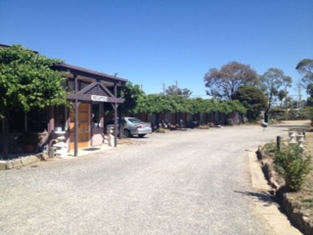 Stawell'S London Motor Inn Buitenkant foto