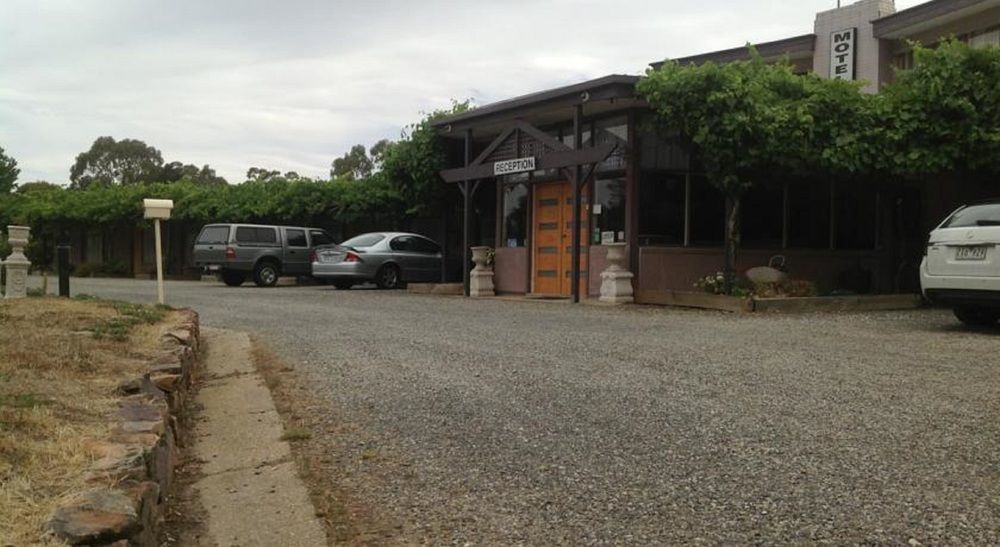 Stawell'S London Motor Inn Buitenkant foto