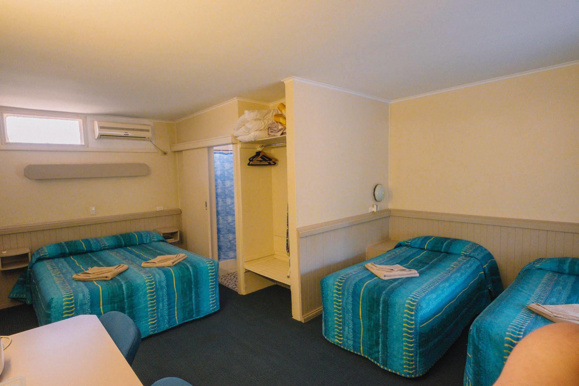 Stawell'S London Motor Inn Buitenkant foto