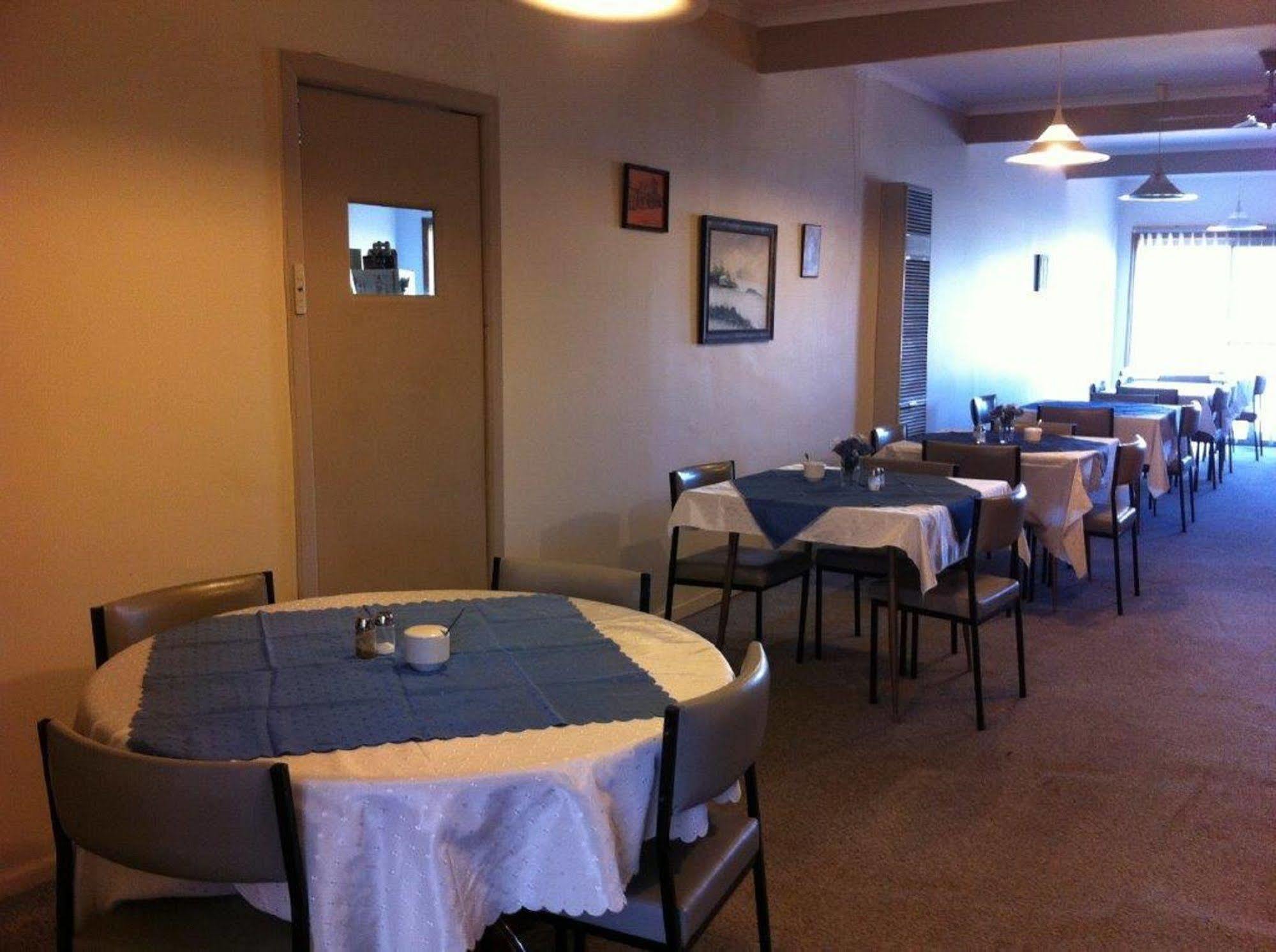 Stawell'S London Motor Inn Buitenkant foto